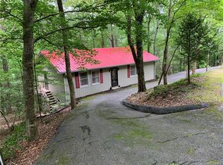 220 Chalet Rd, Lake Lure, NC 28746