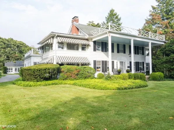 15 Otis Ln, Bellport Village, NY 11713