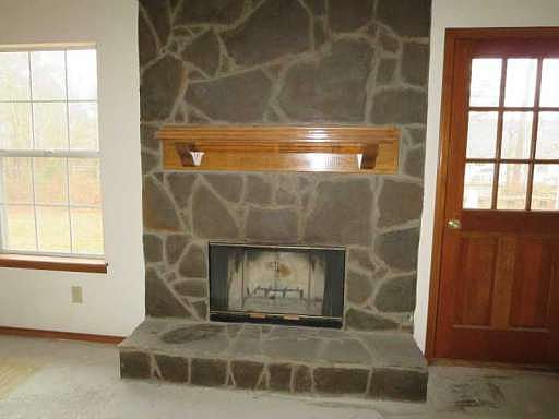 4th image of 1120 Briarwood Cv