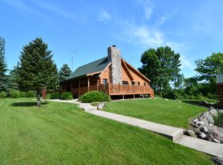 N645 37th Ave, Omro, WI 54963