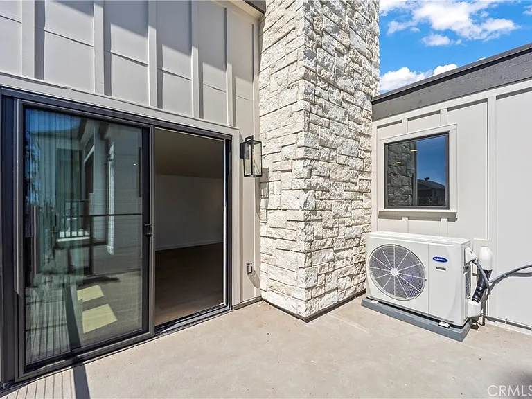 429 Goldenrod — Photo 21