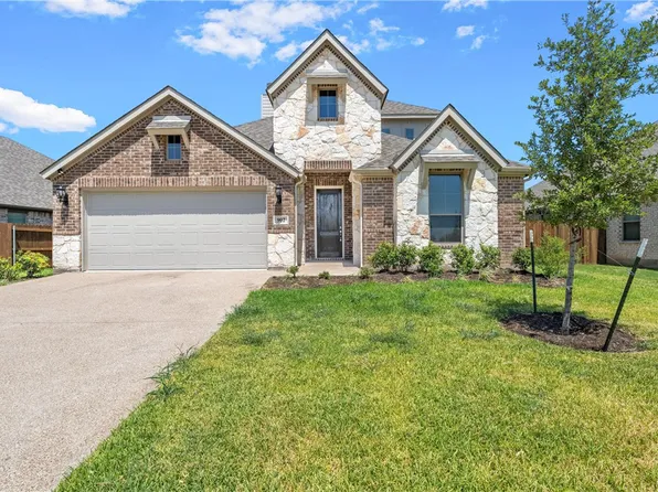 902 Edinburgh Dr, McGregor, TX 76657