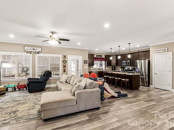 2nd image of 2577 Craig Farm Rd