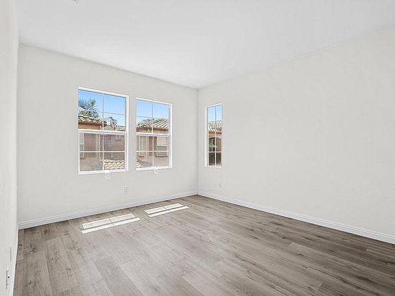 4th image of 641 Sumner Way Unit 1