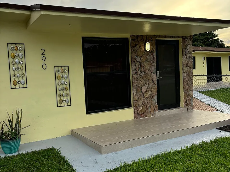 290 NW 76th Ave