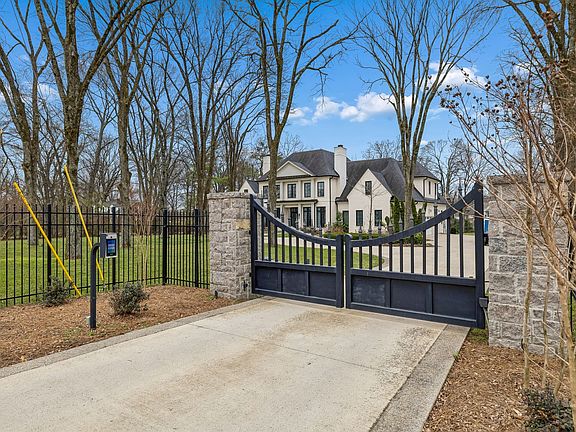 2nd image of 1617 Graybar Ln