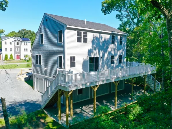 1 Boulder Ct, Fairhaven, MA 02719