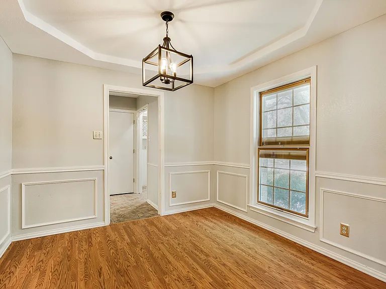 355 Aspenway Dr — Photo 4