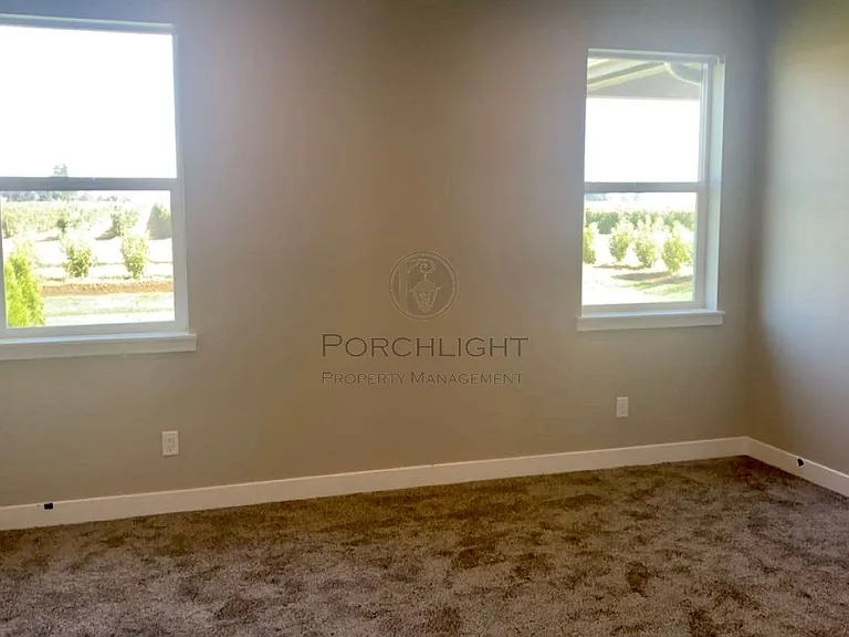 2226 Berryman Loop — Photo 9