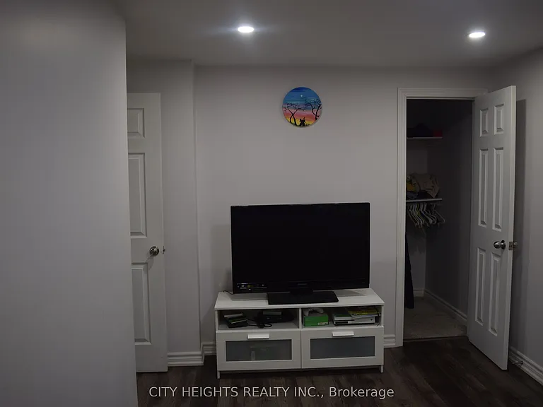 28 Fern Ave — Photo 18