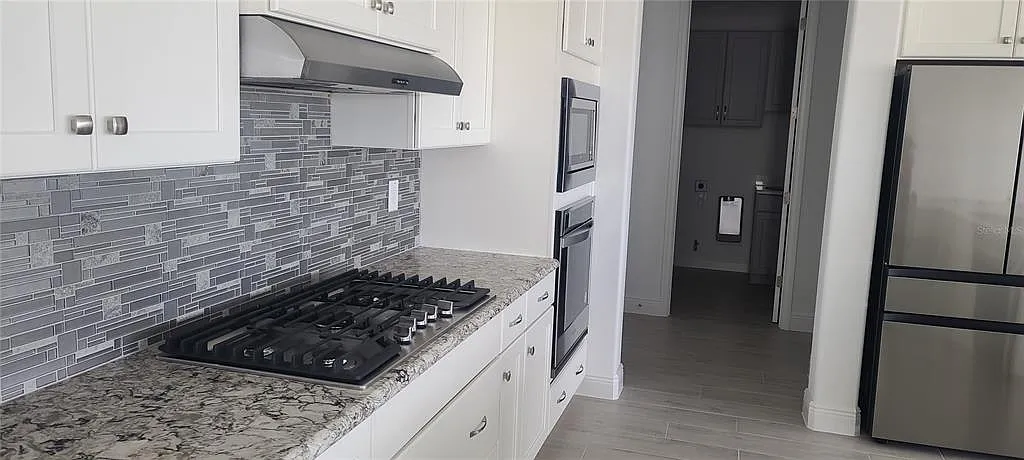 3 bed, 3.0 bath, 2599 sqft, $2,950 — Photo 4