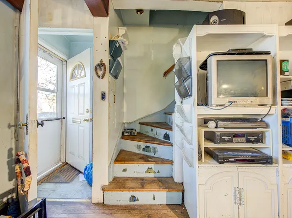 216-76 68th Avenue image 4 of 19