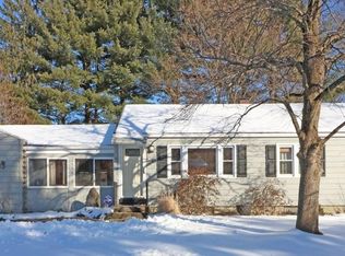 25 Juniper Dr, Springfield, MA 01119