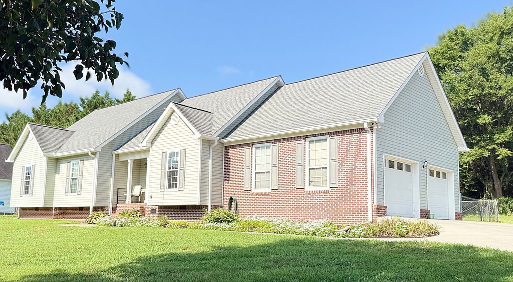 3005 Brevard Dr NW - Property Image