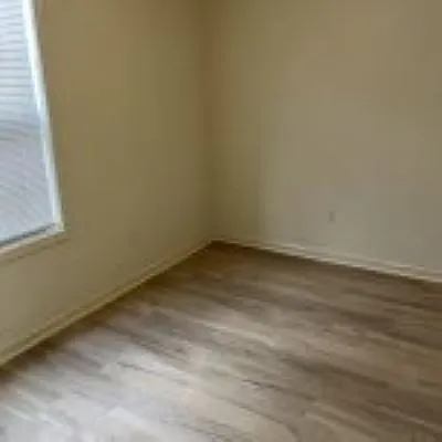 2 bed, $925 — Photo 3