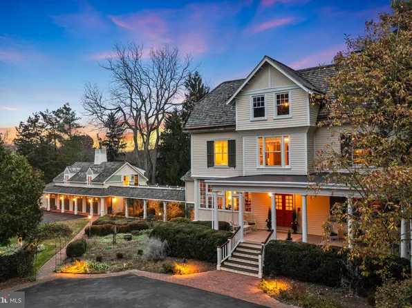 1069 Heartsease Dr, West Chester, PA 19382