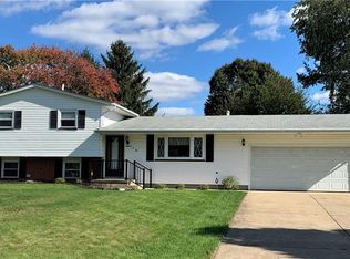 1802 Cadbury St NW, Massillon, OH 44646