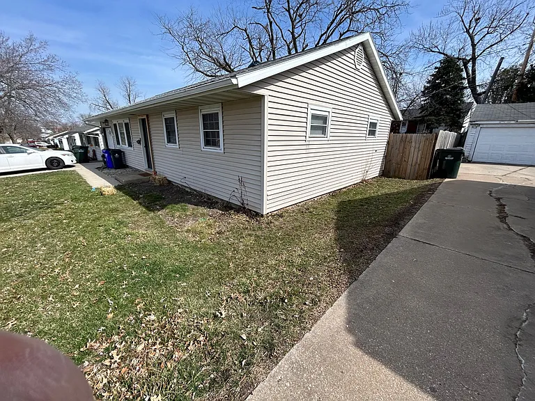 4208 Sherman St NE — Photo 2