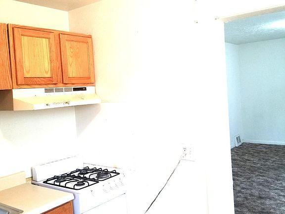 3rd image of 819 16th St #0B-1Ba