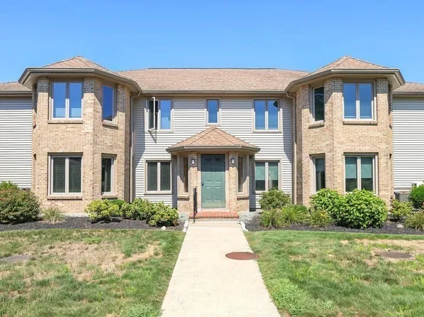 108 Norton Ave APT 17, South Easton, MA 02375