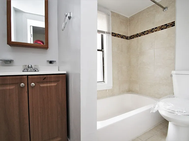 849 Park Ave — Photo 9