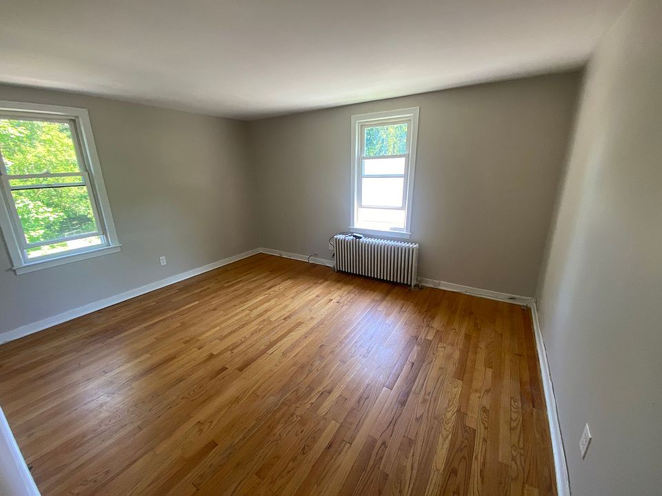 1st image of 325 Kenwood Ave APT 2R
