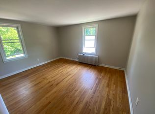 325 Kenwood Ave APT 2R, Delmar, NY 12054