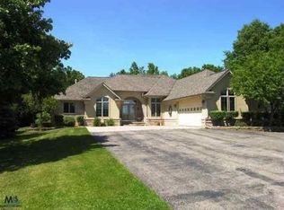 7844 Shea Rd, Fair Haven, MI 48023