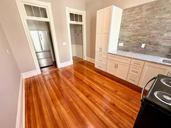 69 S Pleasant St, Amherst, MA