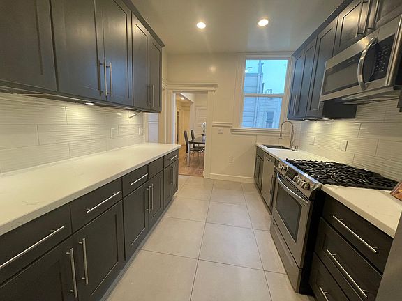 2nd image of 1416 Waller St #1422