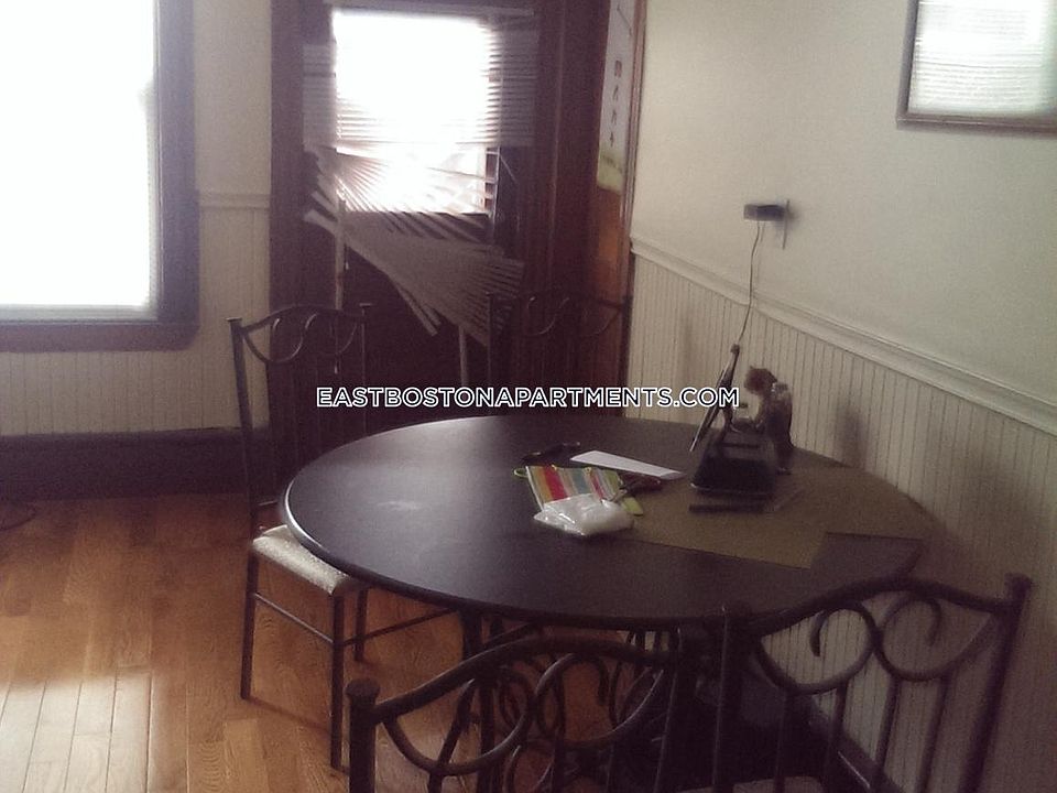 2nd image of 141 Cottage St #U1e3c