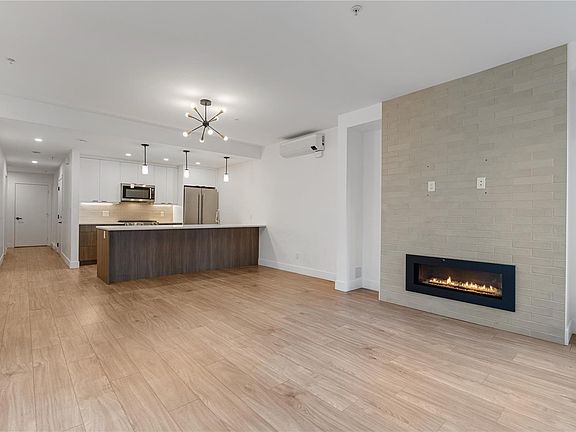 3rd image of 2330 Sooke Rd #8