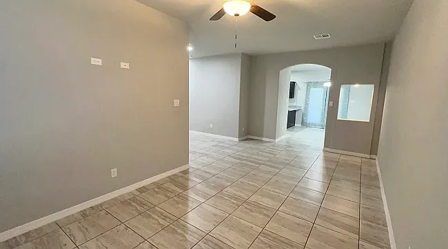 3 bed, $1,775 — Photo 4