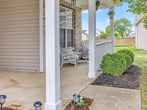 4th image of 1559 W Castle Ct