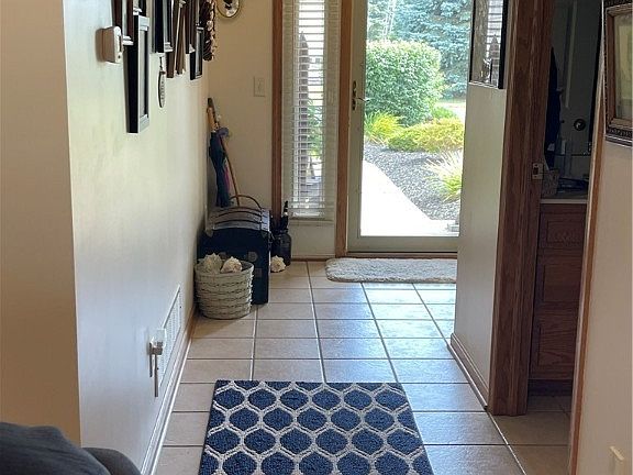 5th image of 1021 Cypress Ln NW