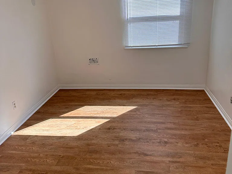 155 W Badillo St — Photo 5