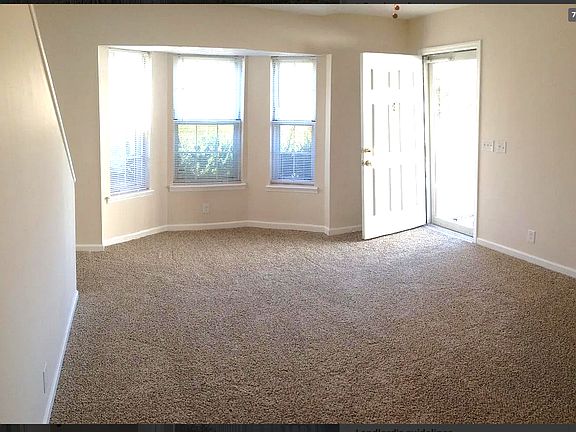 5th image of 1022 Patio Dr