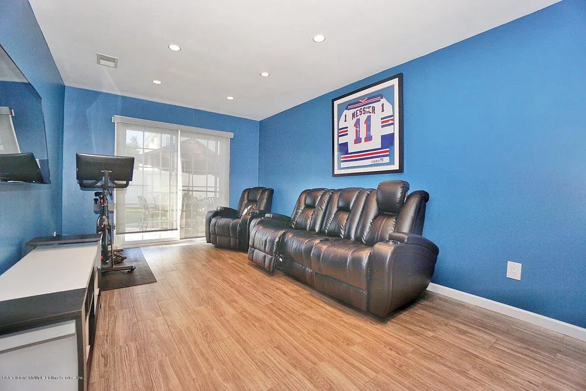 3 bed, 3.0 bath, 1098 sqft, $3,500 — Photo 3