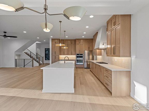 4th image of 1002 Turnberry Cir