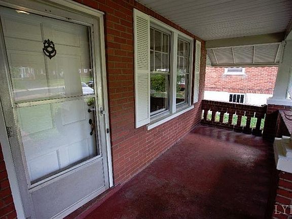 3rd image of 1409 McKinney Ave