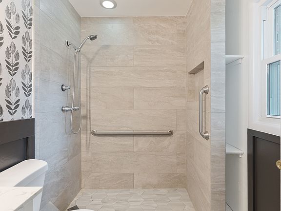 305 meggs dr-33_05202025