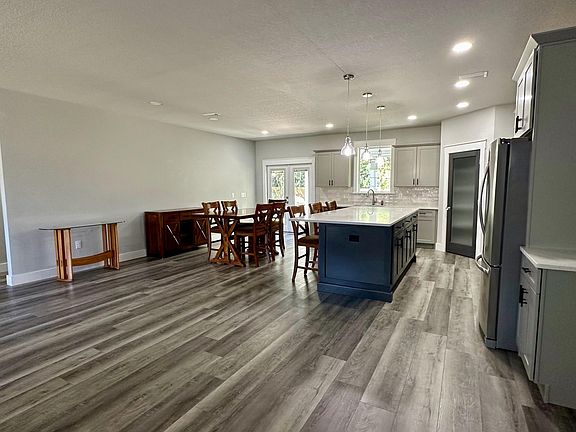 4th image of 1593 Ponderosa Dr