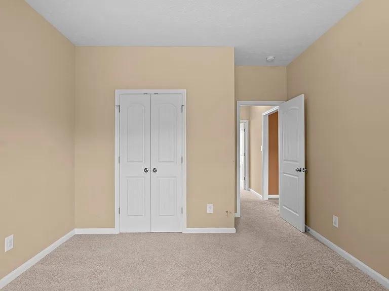 215 Classy Ct — Photo 16