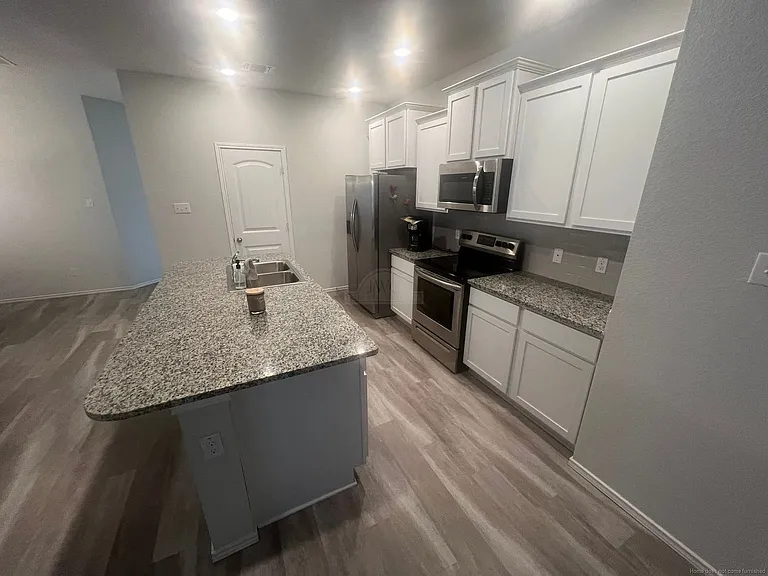 104 Green Jay Dr — Photo 8