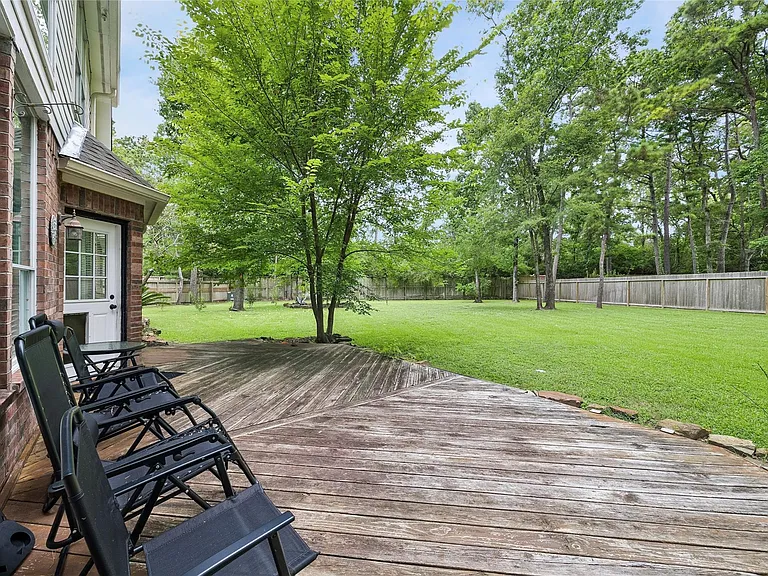 14 Guinevere Pl — Photo 31