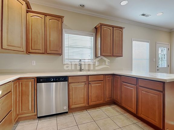 4th image of 1641 Silver Oak Ln