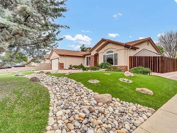 3rd image of 1014 W Sandstone Drive