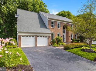 8006 Middlewood Pl, Springfield, VA 22153