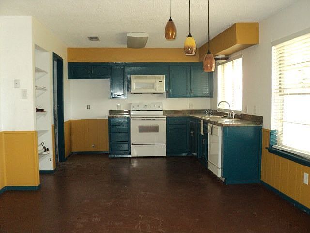 2nd image of 9720 Westpark Dr
