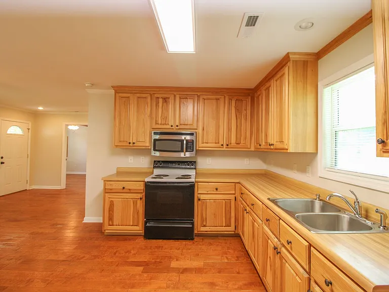210 Wood St — Photo 13